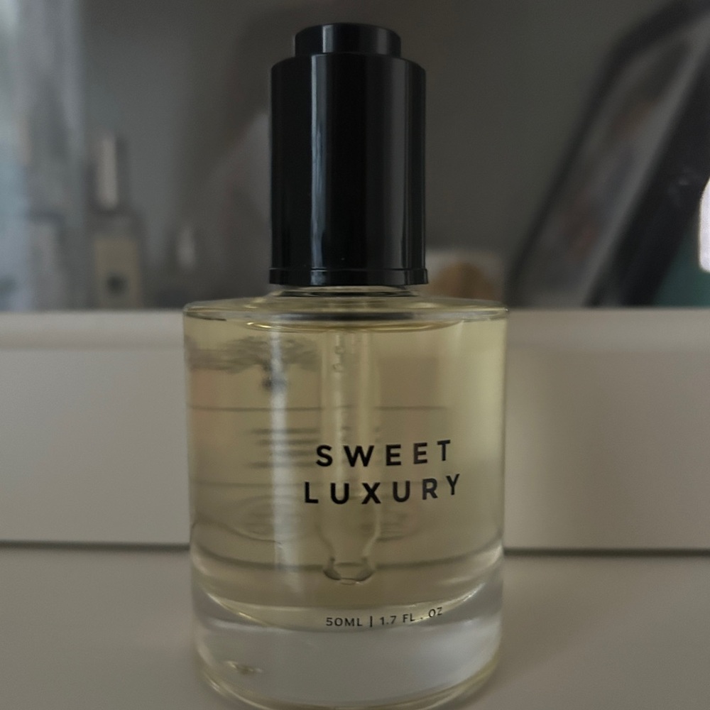 Eternal perfume oil- sweet luxury NEW